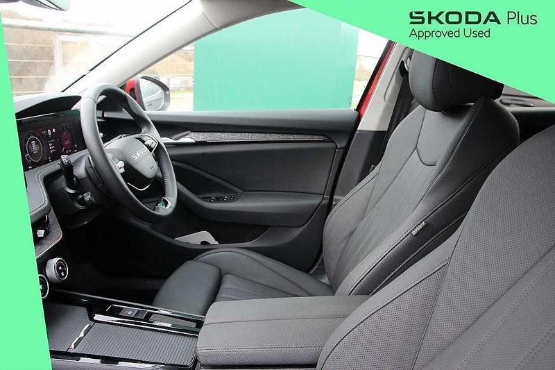 Usado Skoda Superb SE L 190 HP (139 kW) 2025 Vermelho Carrinha