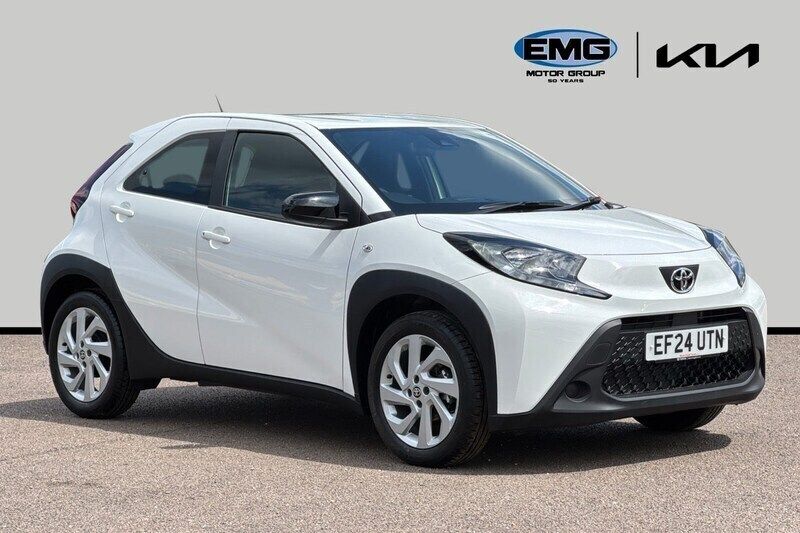 White Used 2024 Toyota Aygo PURE Hatchback | £13,195 (Fair price) - Image 1/3