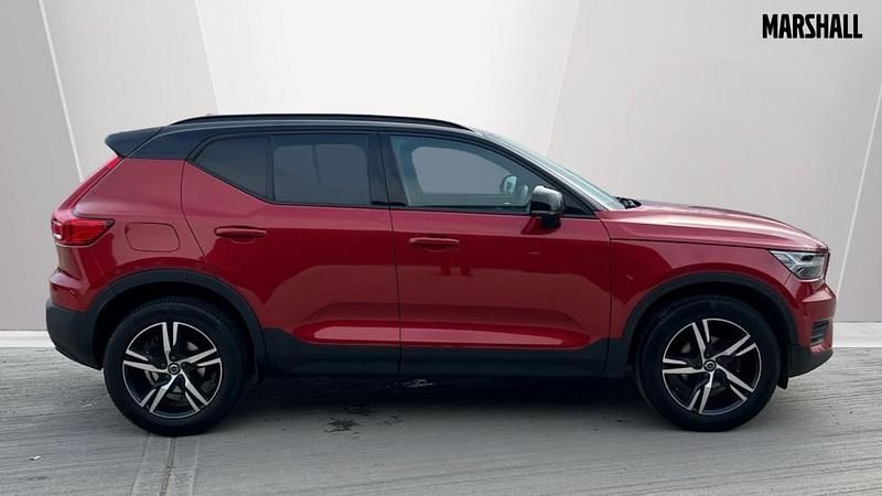 Used Volvo XC40 R-Design 163 HP (119 kW) 2022 Red SUV