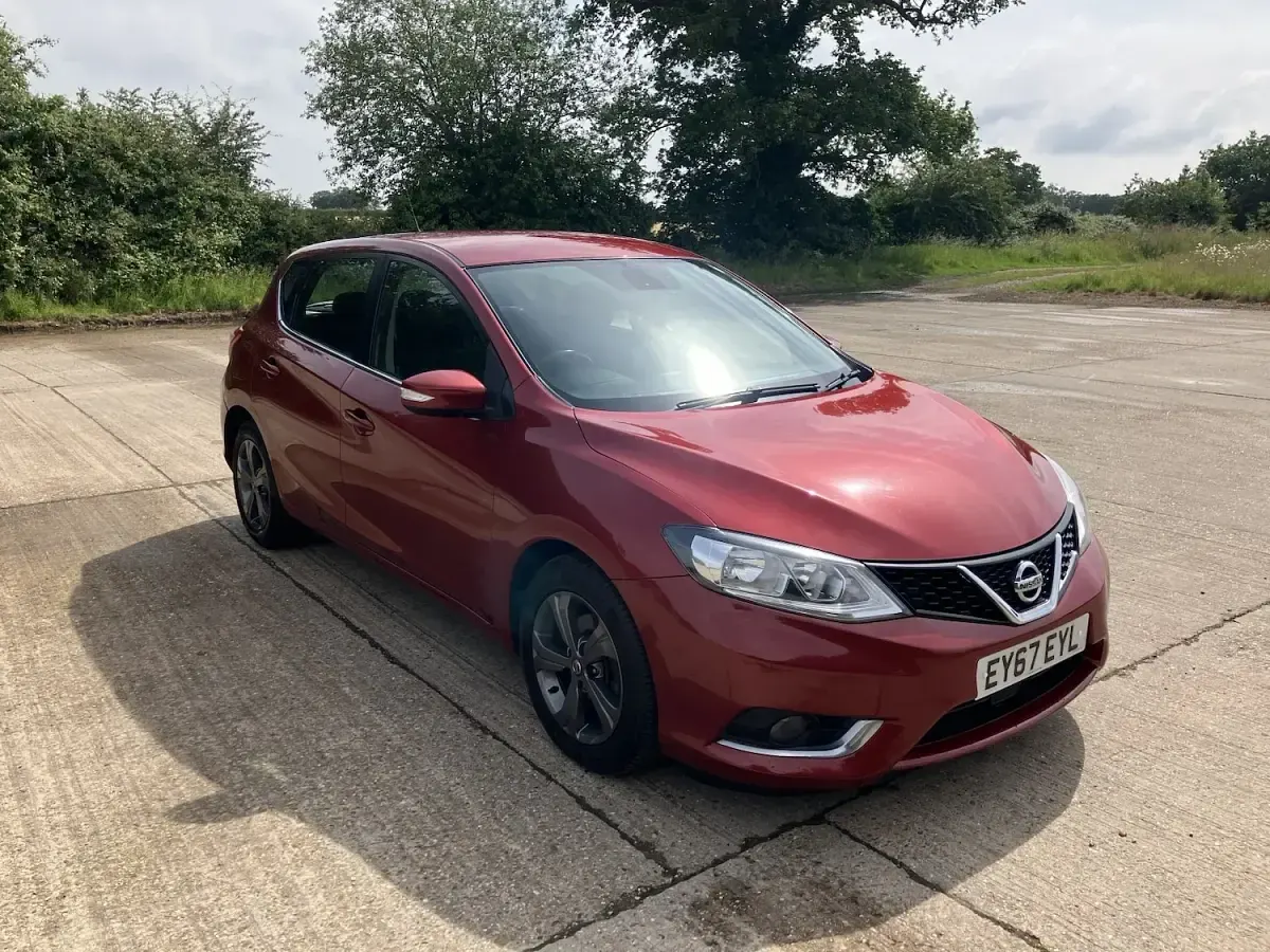 Used Nissan Pulsar Acenta 115 HP (84 kW) 2017 Red Hatchback