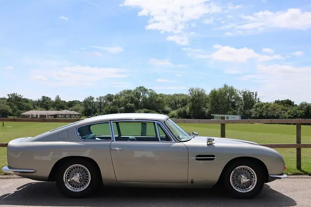 Used Aston Martin DB6 1986 Silver Sedan