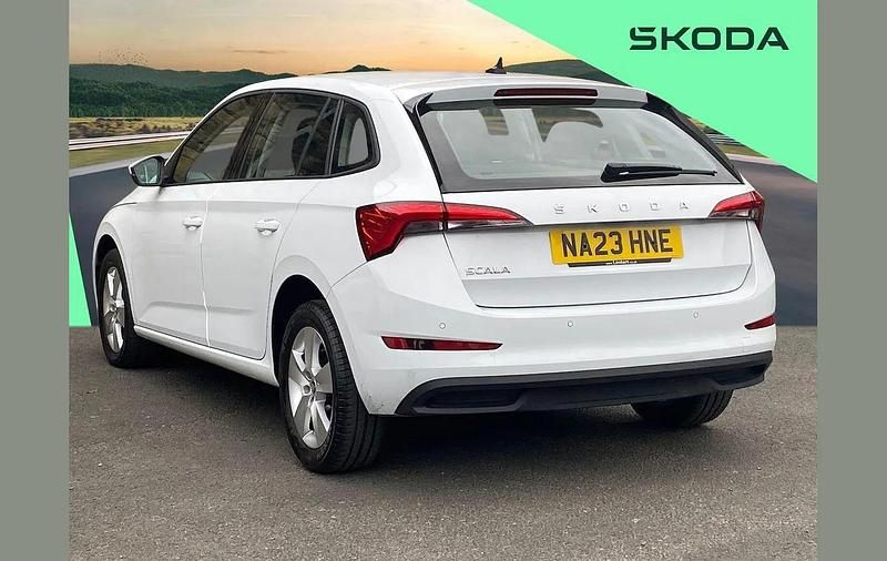 Used Skoda Scala SE 94 HP (69 kW) 2023 White Hatchback