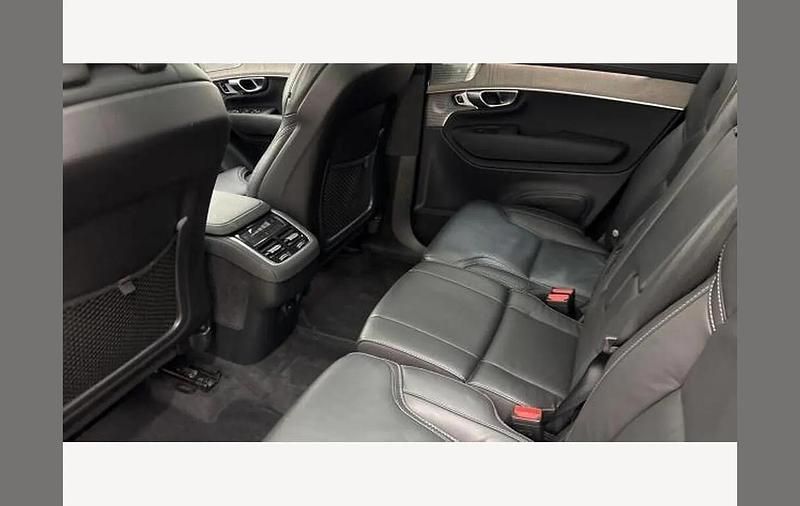 Used Volvo XC90 Ultra 247 HP (181 kW) 2025 Red SUV