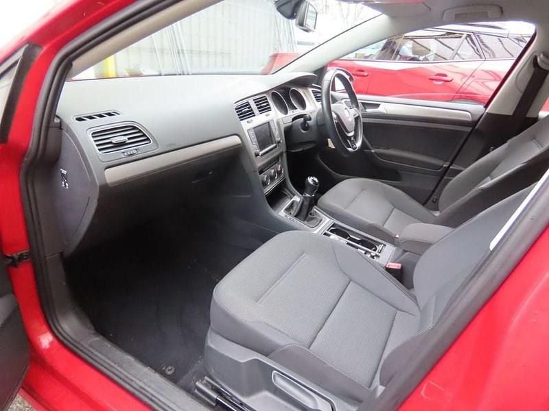 Used VW Golf VII Match 110 HP (80 kW) 2016 Red Hatchback