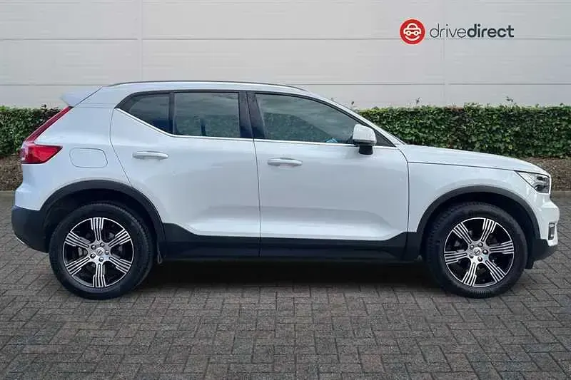 Used Volvo XC40 Inscription 163 HP (119 kW) 2020 White SUV