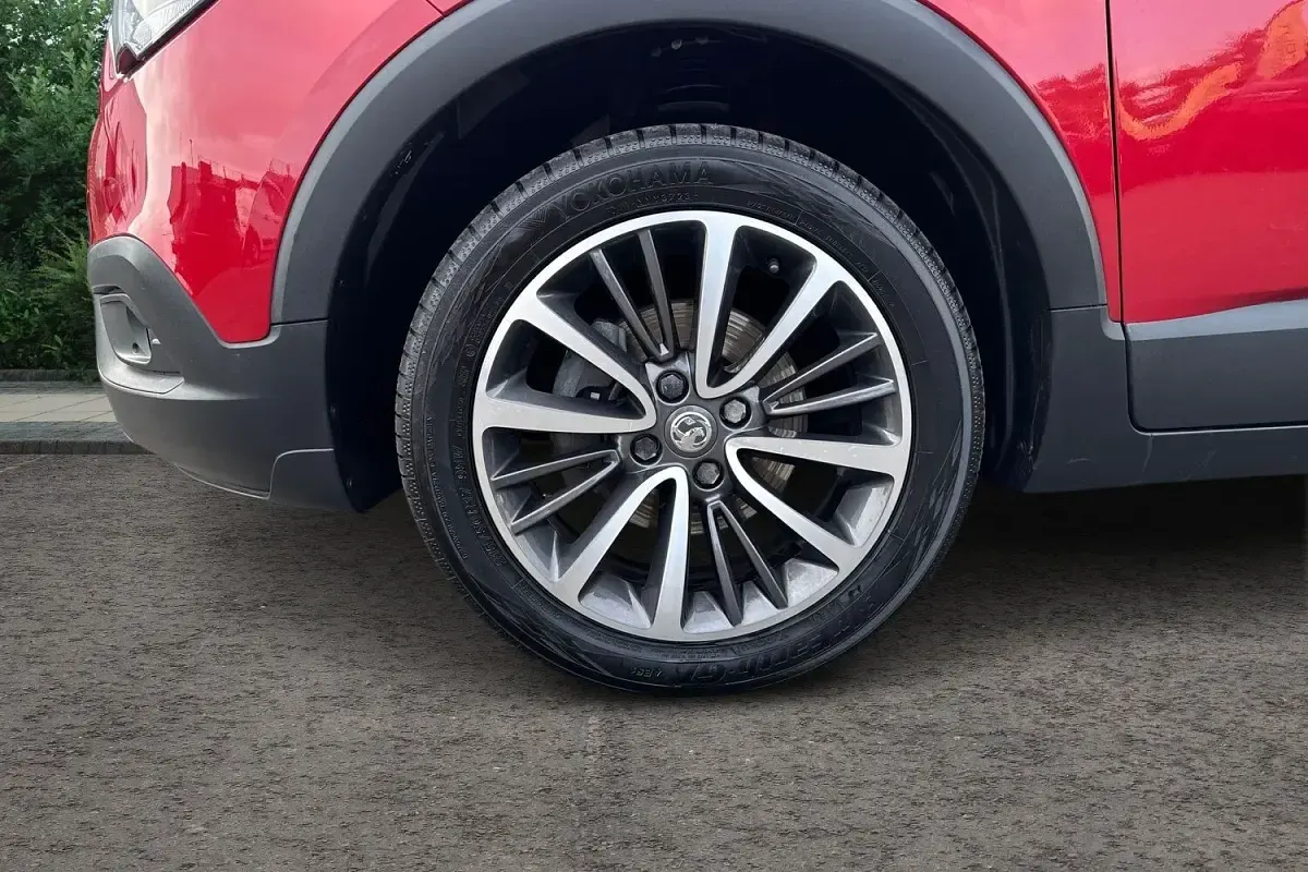 Used Vauxhall Crossland X Elite 130 HP (95 kW) 2020 Red SUV