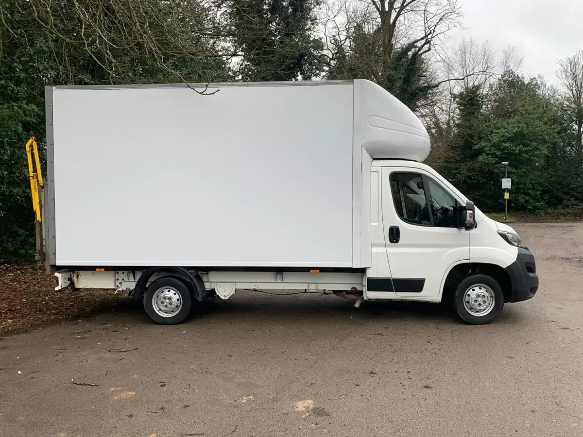 Usado Peugeot Boxer 165 CV (121 kW) 2020 Blanco Van