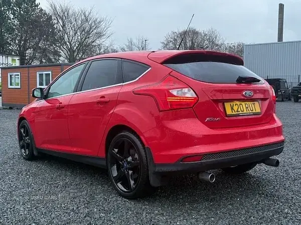 Used Ford Focus Titanium X 163 HP (119 kW) 2012 Red Hatchback