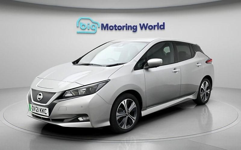 Usado Nissan Leaf N-Connecta 110 kW (150 HP) 2021 Prateado Citadino