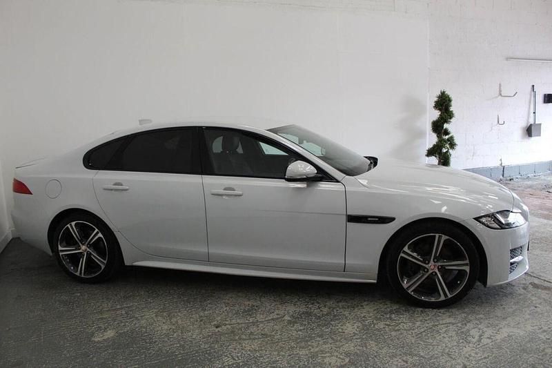 Used Jaguar XF R-Sport 180 HP (132 kW) 2015 White Sedan