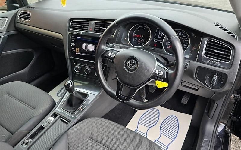 Used VW Golf VII SE 116 HP (85 kW) 2018 Black Hatchback