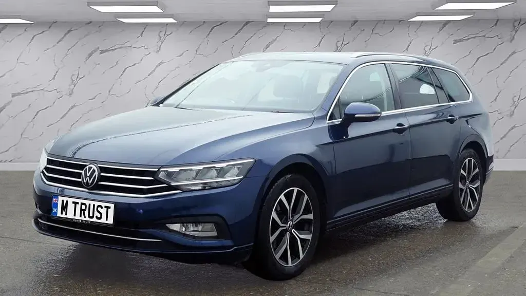Used VW Passat SEL 150 HP (110 kW) 2022 Blue Estate