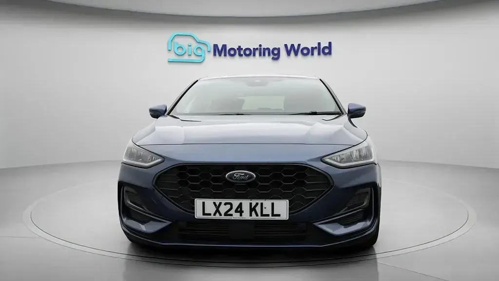 Używany Ford Focus ST-Line 125 KM (91 kW) 2024 Niebieski Hatchback