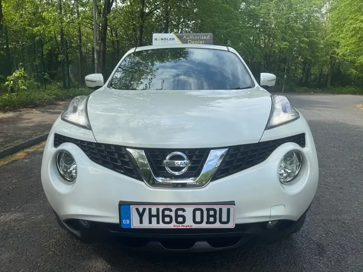 Used Nissan Juke N-Connecta 115 HP (84 kW) 2016 White SUV