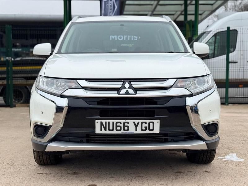Used Mitsubishi Outlander 147 HP (108 kW) 2016 White SUV