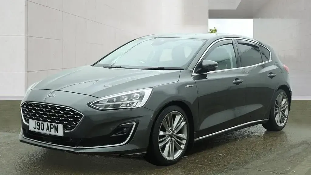 Usado Ford Focus Vignale 150 HP (110 kW) 2018 Cinzento Citadino