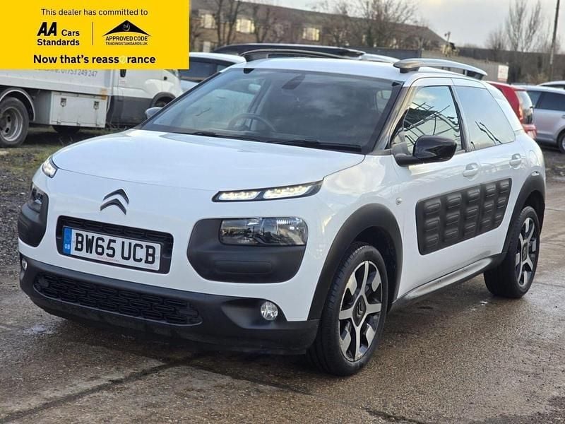 Used Citroën C4 Cactus Flair 82 HP (60 kW) 2016 White Hatchback