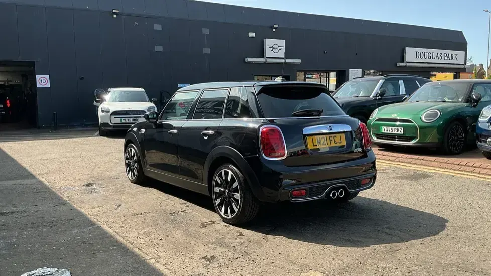 Used Mini Cooper S Exclusive 189 HP (139 kW) 2021 Black Hatchback