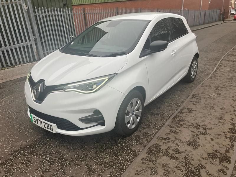 Used Renault Zoe Business 80 kW (109 HP) 2021 White Hatchback