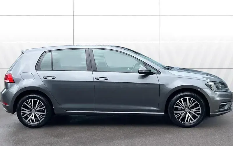 Used VW Golf VII SE 113 HP (83 kW) 2018 Grey Hatchback