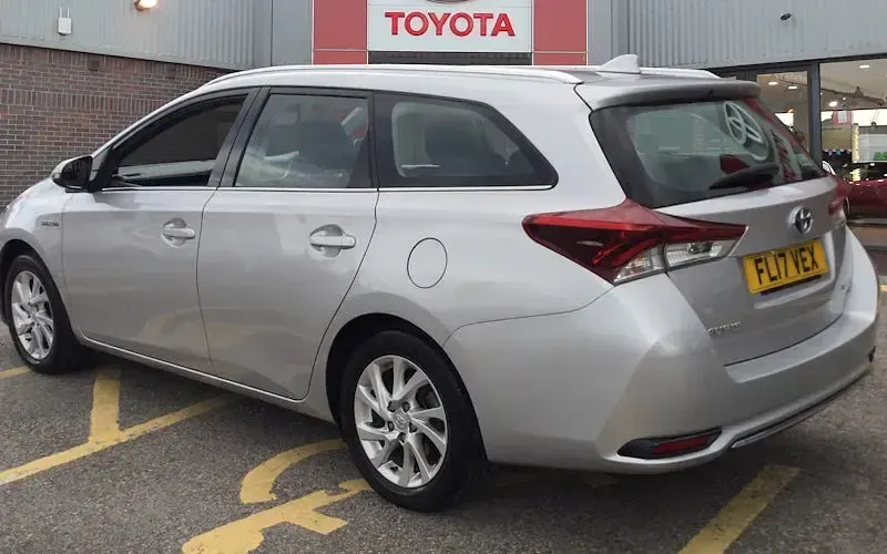 Used Toyota Auris Touring Sports Business Edition 136 HP (100 kW) 2017 Silver Estate