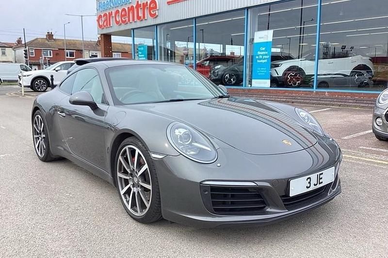 Used Porsche 911 Carrera 370 HP (272 kW) 2017 Coupe