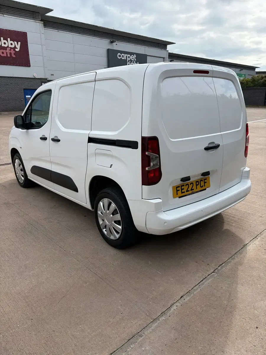 Used Vauxhall Combo Sportive 100 HP (73 kW) 2022 White MPV