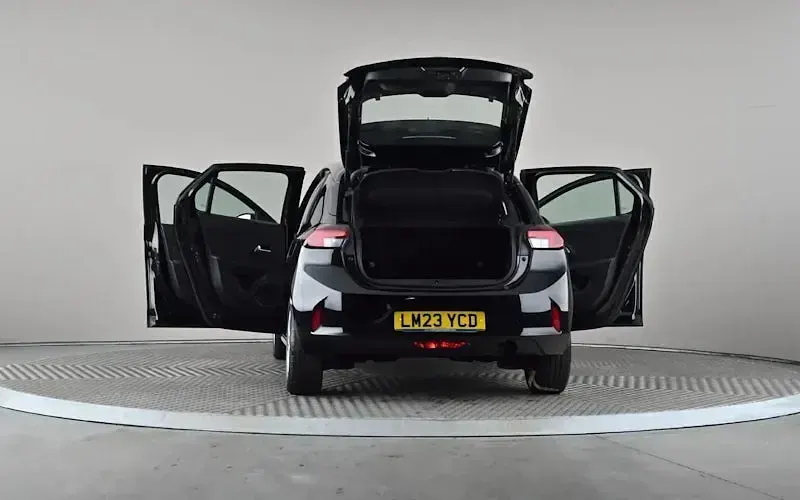 Used Vauxhall Corsa Design Edition 101 HP (74 kW) 2023 Black Hatchback