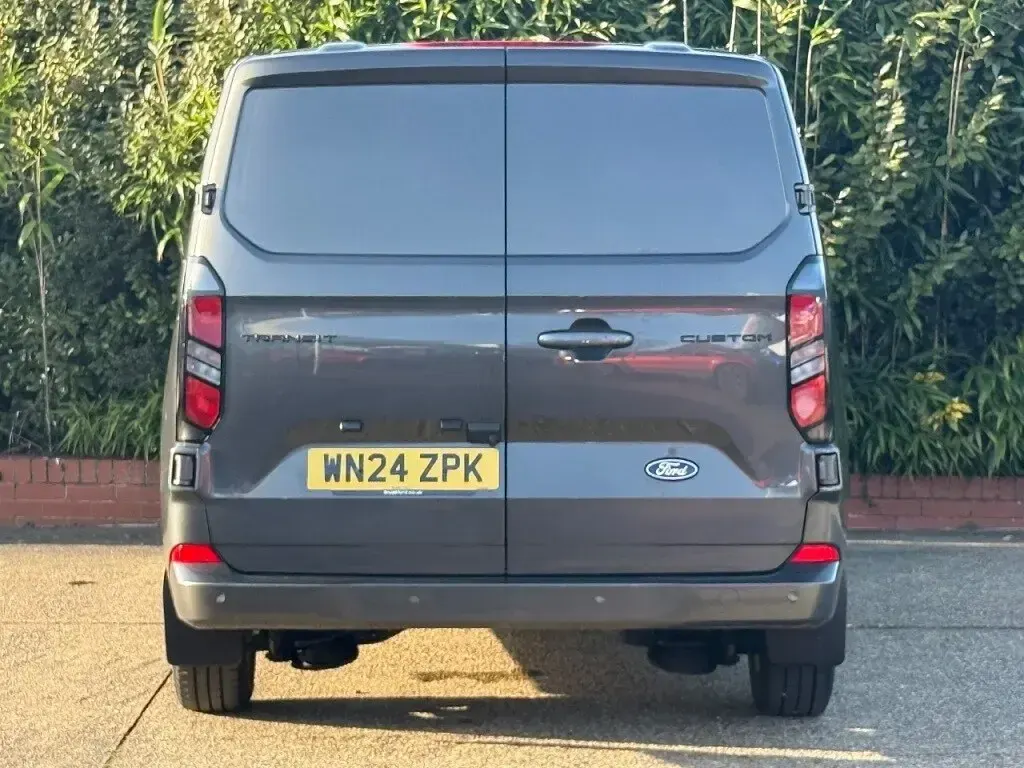Used Ford Transit Custom Limited 136 HP (100 kW) 2024 Grey Van
