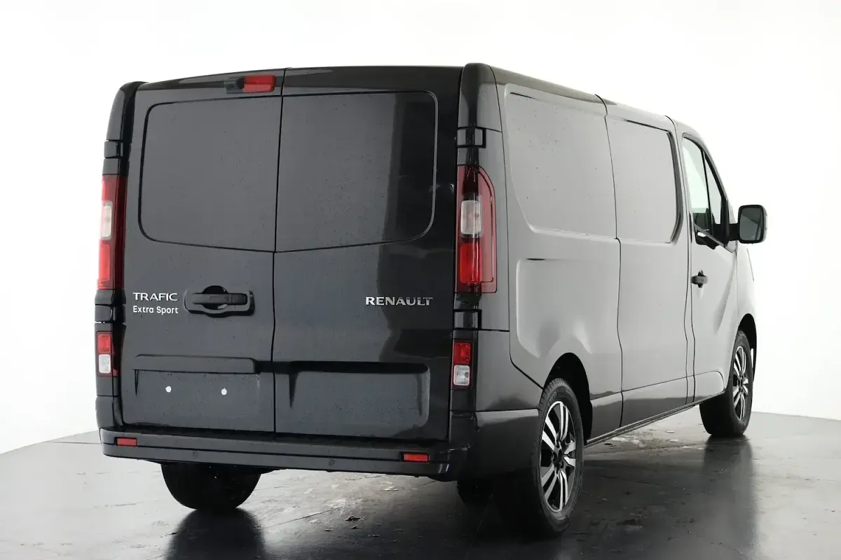 New Renault Trafic 148 HP (108 kW) 2026 Black