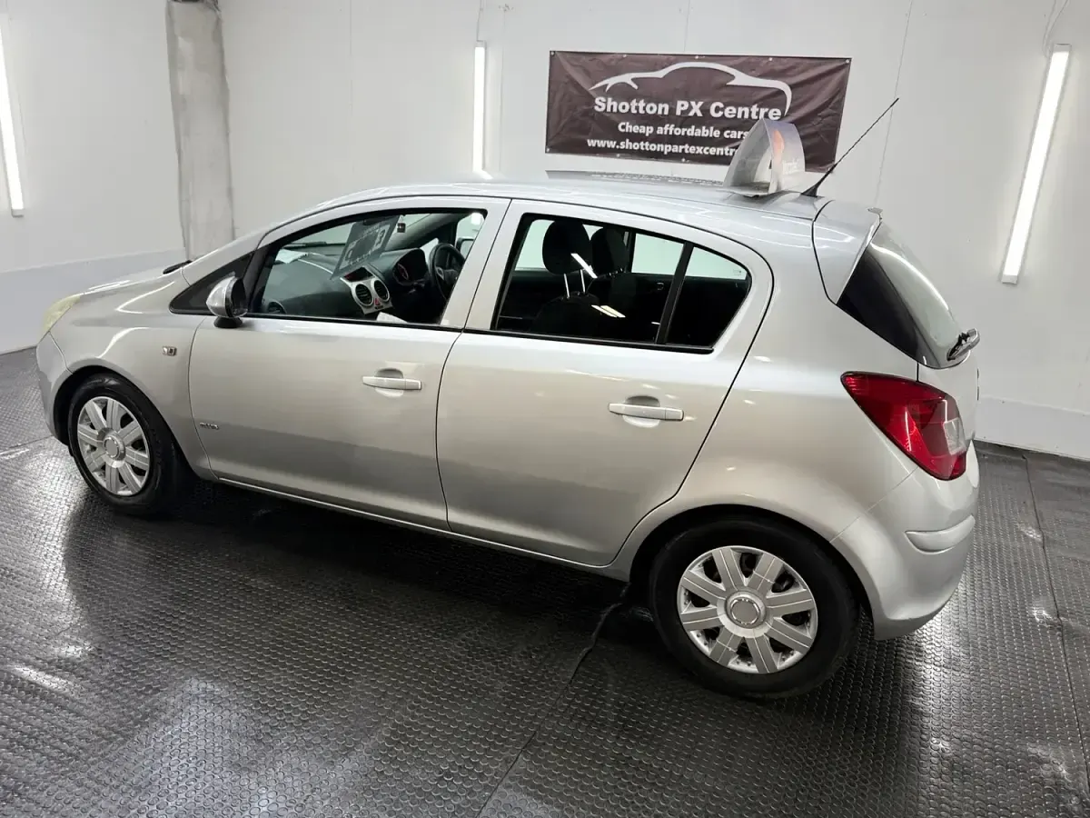 Used Vauxhall Corsa Club 89 HP (65 kW) 2008 Silver Hatchback