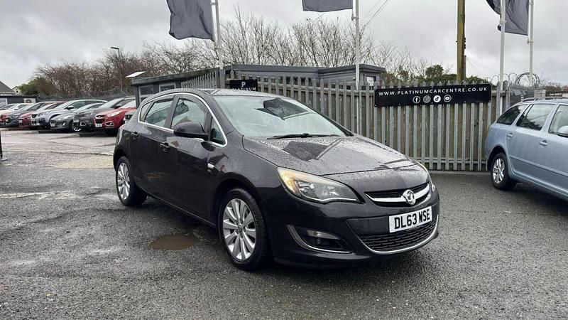 Used Vauxhall Astra Elite 2014 Black Hatchback