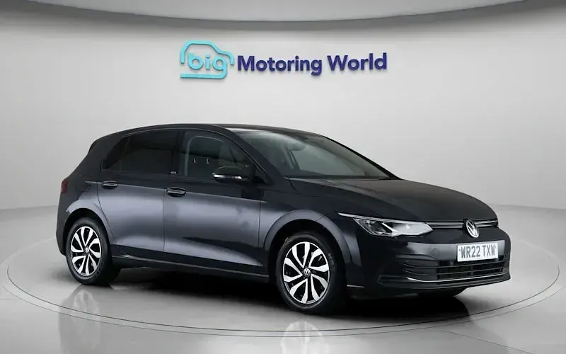 Second-hand VW Golf VIII Active 131 CP (96 kW) 2021 Gri Hatchback