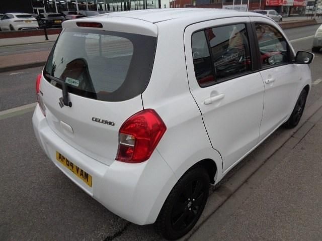 Used Suzuki Celerio SZ4 68 HP (50 kW) 2015 White Hatchback