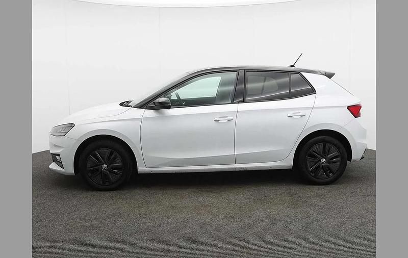 Used Skoda Fabia Colour Edition 79 HP (58 kW) 2024 White Hatchback