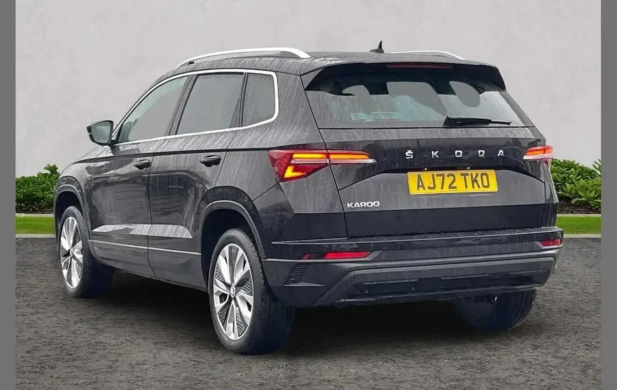 Gebraucht Skoda Karoq SE L 150 PS (110 kW) 2023 Schwarz SUV