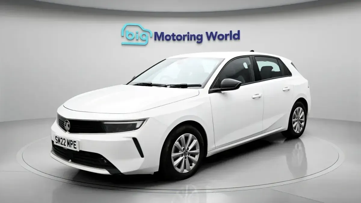 Usado Vauxhall Astra Design Edition 129 CV (94 kW) 2022 Blanco Utilitario