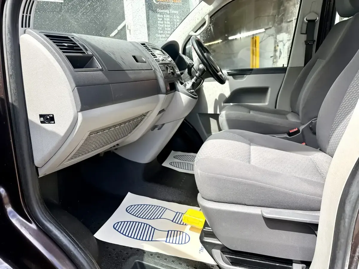 Used VW Transporter Trendline 140 HP (102 kW) 2014 Red Van