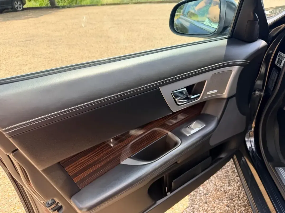 Used Jaguar XF Portfolio 236 HP (173 kW) 2009 Black Sedan
