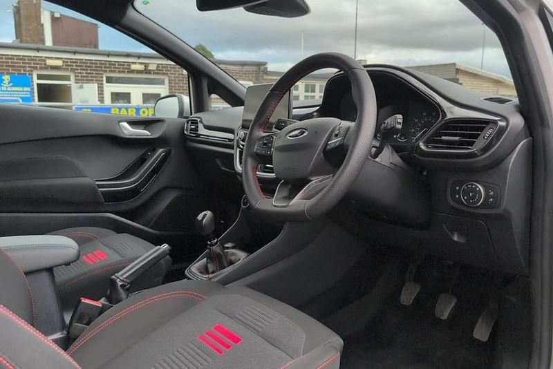 Used Ford Fiesta ST-Line 125 HP (91 kW) 2022 Silver Hatchback