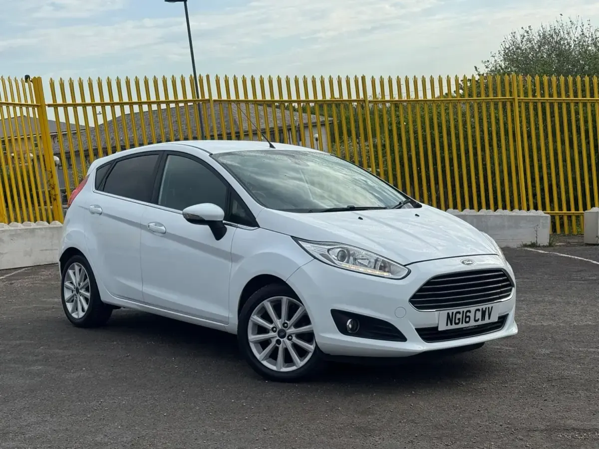 Usado Ford Fiesta Titanium 2016 Branco Citadino