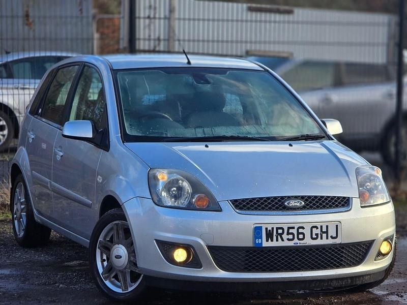 Used Ford Fiesta Ghia 2006 Silver Hatchback