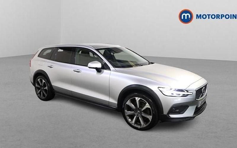 Used Volvo V60 CC 250 HP (183 kW) 2021 Silver Estate