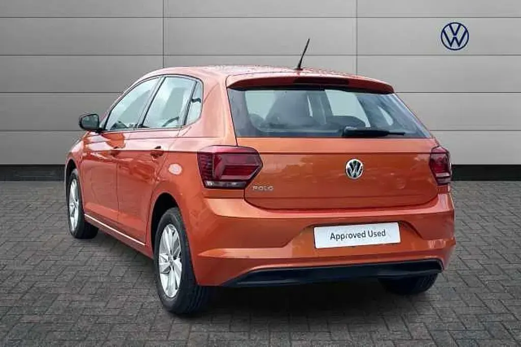 Used VW Polo SE 95 HP (69 kW) 2019 Orange Hatchback