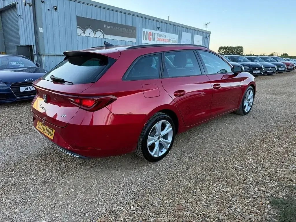 Begagnad Seat Leon FR 130 HK (95 kW) 2020 Röd Kombi