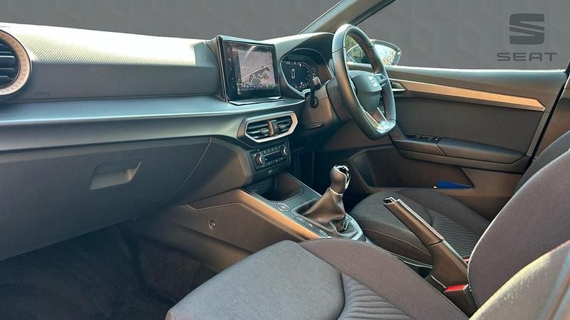 Used Seat Arona FR 113 HP (83 kW) 2024 Blue SUV