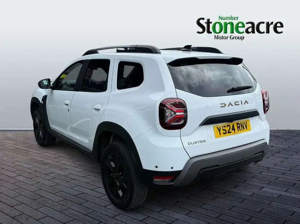 Used Dacia Duster Extreme 98 HP (72 kW) 2024 White SUV