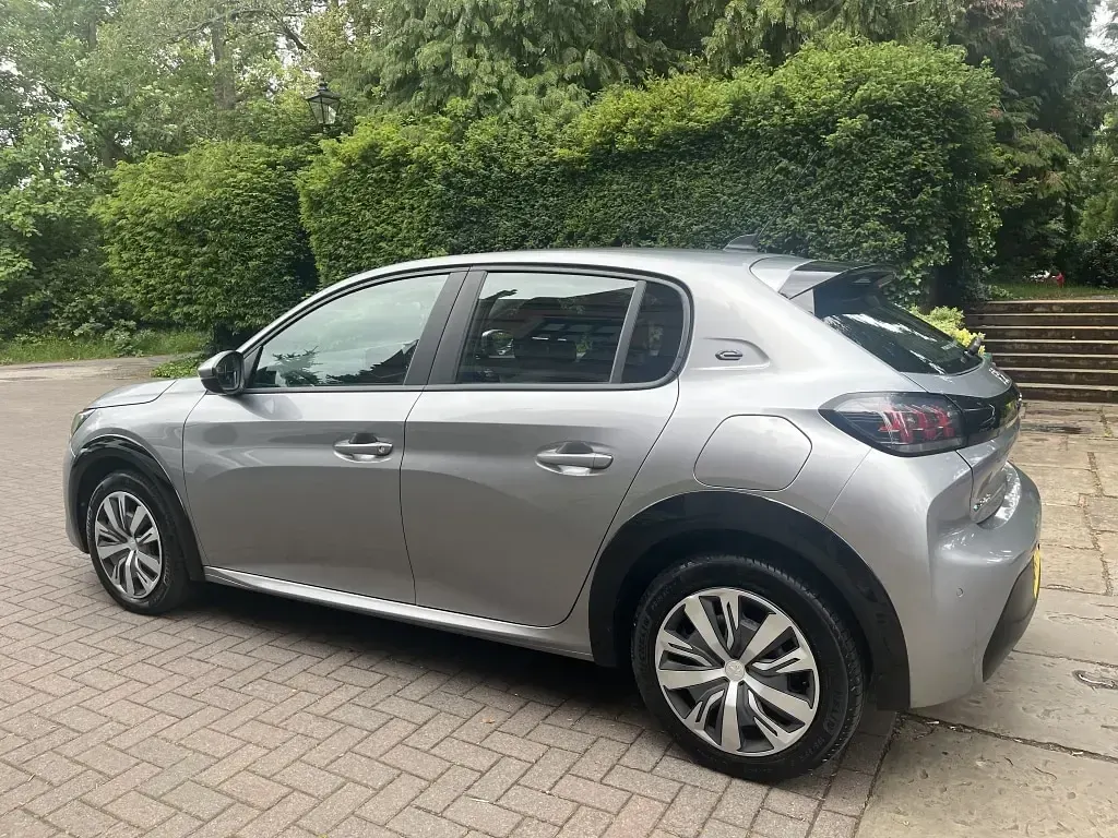 Used Peugeot e-208 Active 100 kW (136 HP) 2020 Grey Hatchback