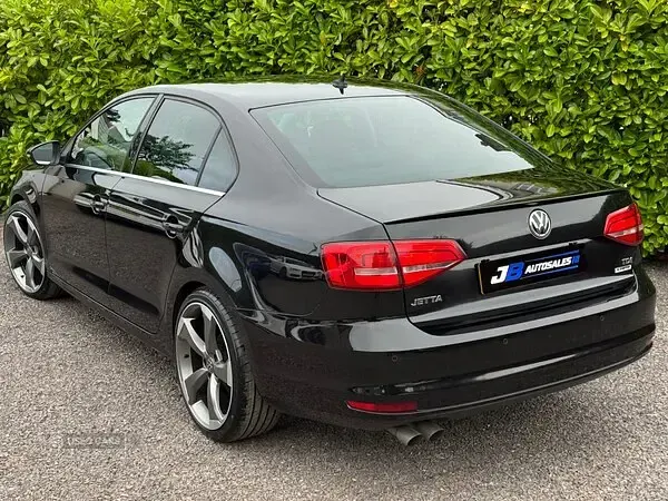 Used VW Jetta GT 150 HP (110 kW) 2016 Black Sedan