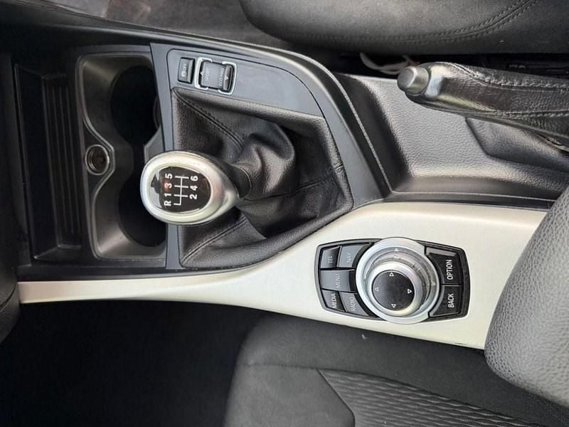 Begagnad BMW 116 Efficient Dynamics 2016 Svart Halvkombi